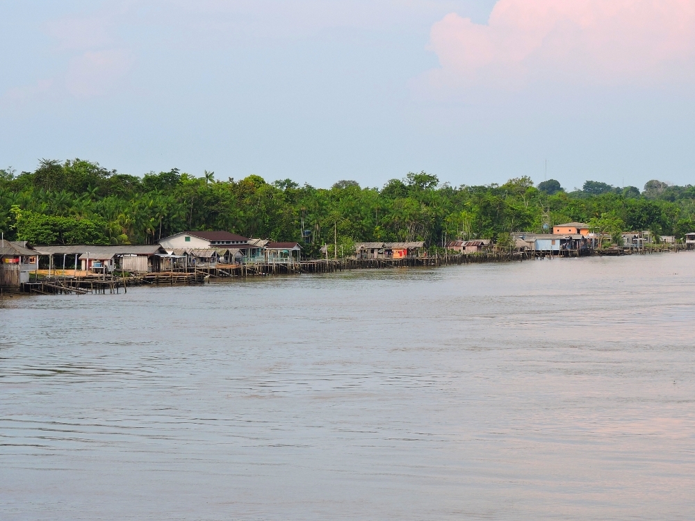 Riverbank homes Riverbank homes