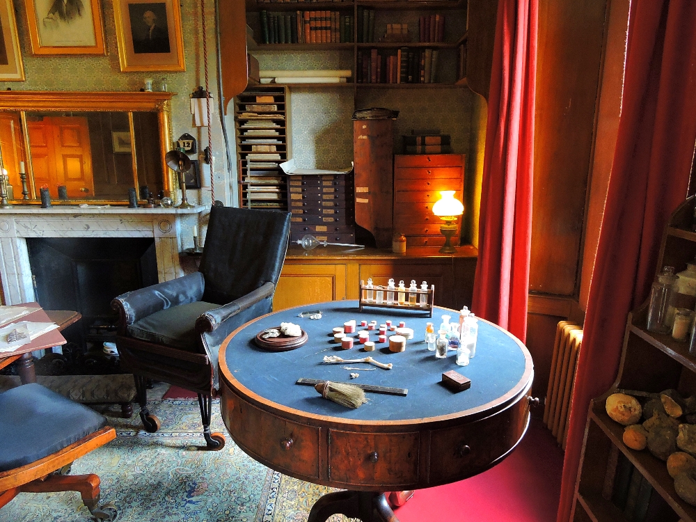  Darwin's Study