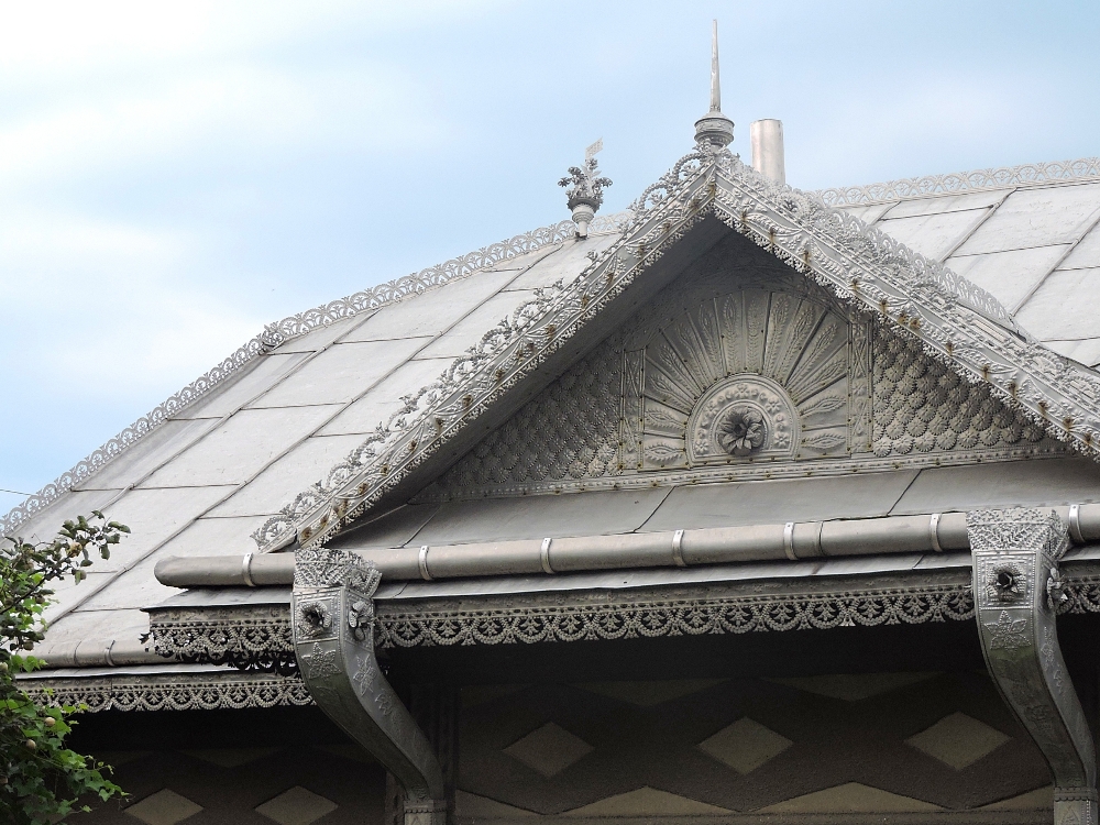  Roof ornamentation 