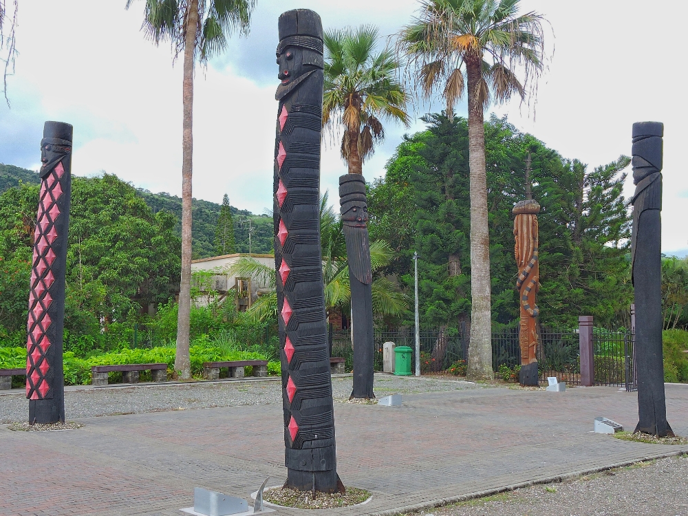  Kanak Totems 