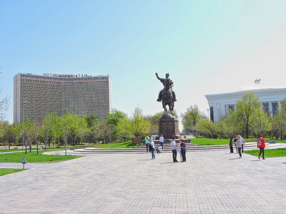 Amir Timur Square in Tashkent 