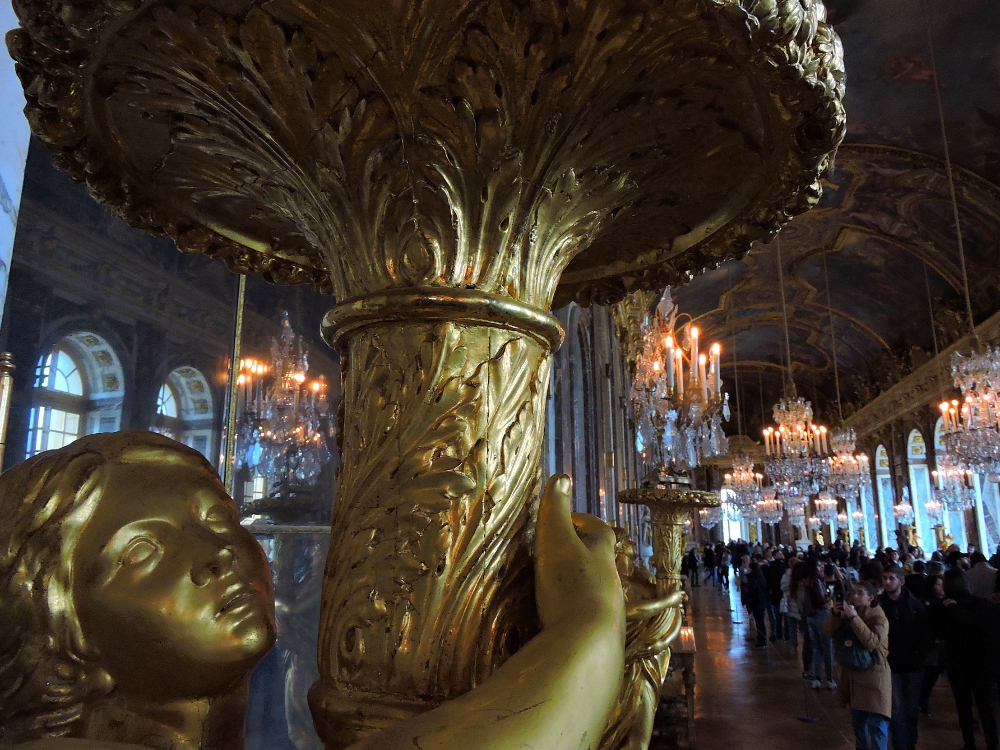 Art in the Hall of Mirrors Art in the Hall of Mirrors