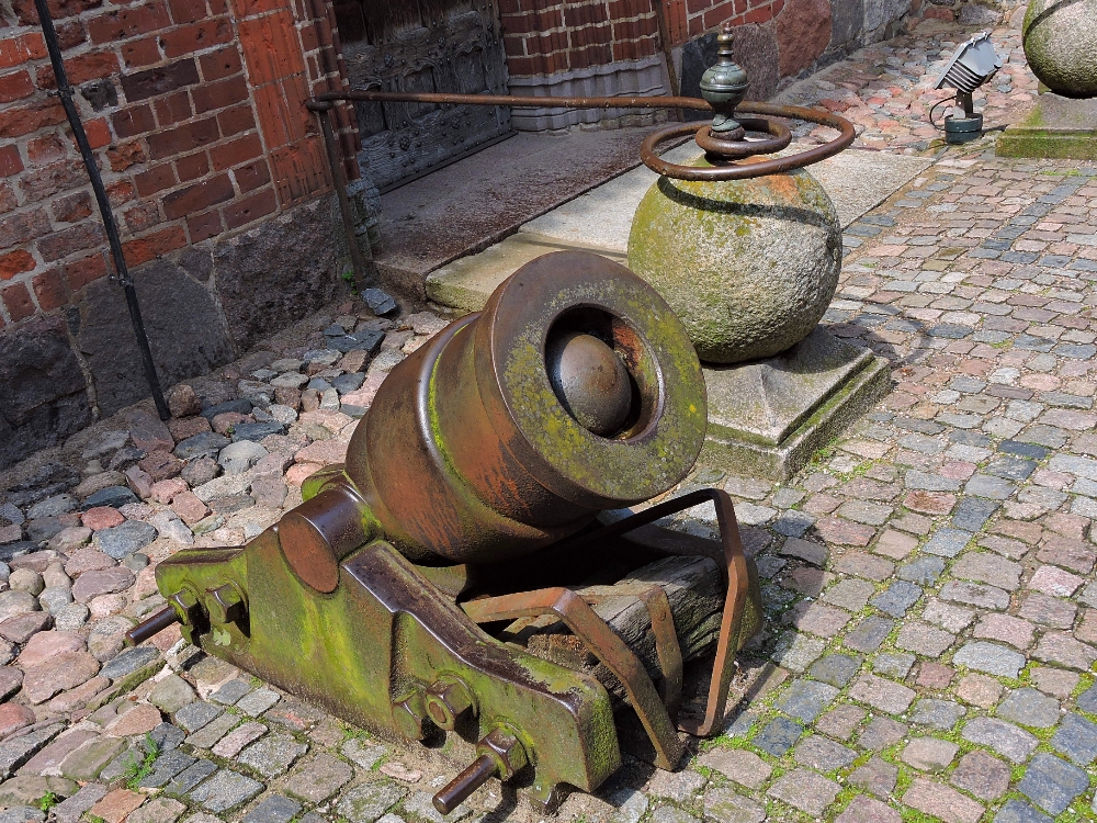 ALT/TITLE Malbork Castle