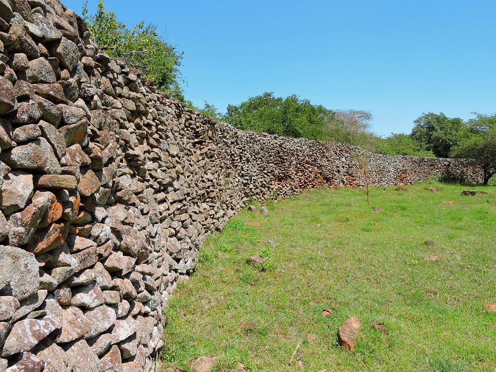  Thimlich Ohinga wall 