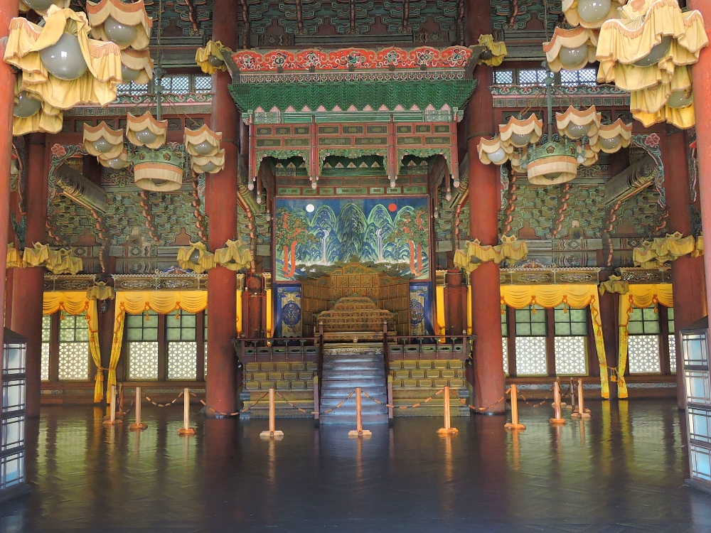 Throne in Injeongjeon Hall Throne in Injeongjeon Hall