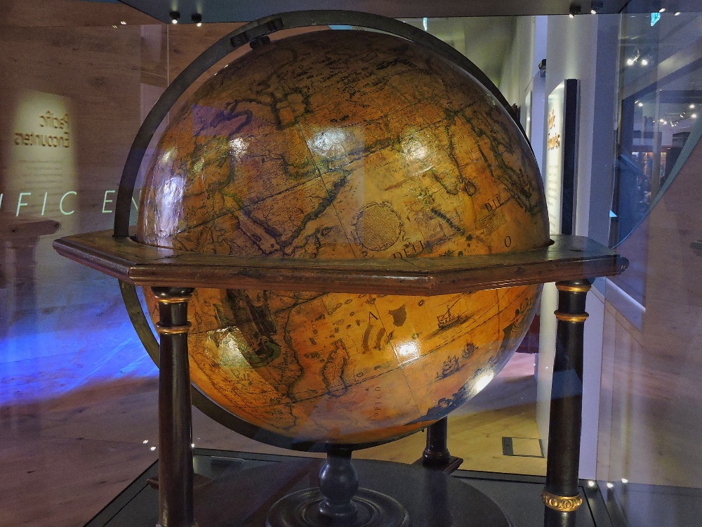  Greenwich Globe